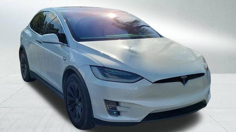 TESLA MODEL X 2018 5YJXCAE26JF142393 image